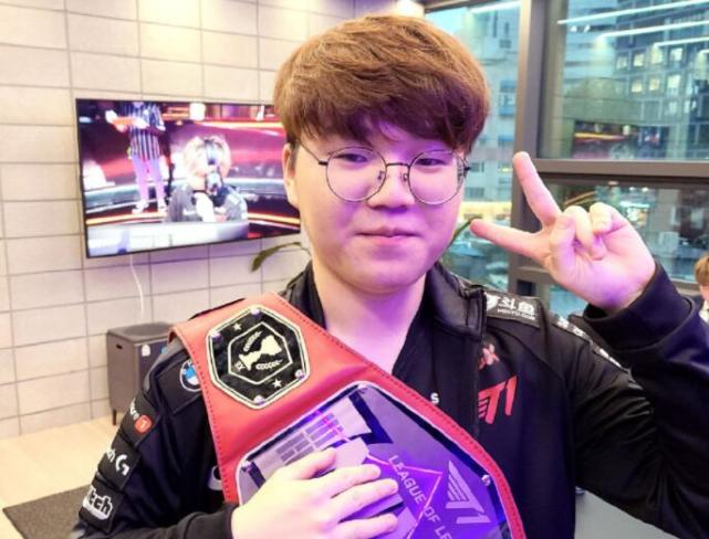 但米兰锋线 但米兰锋线